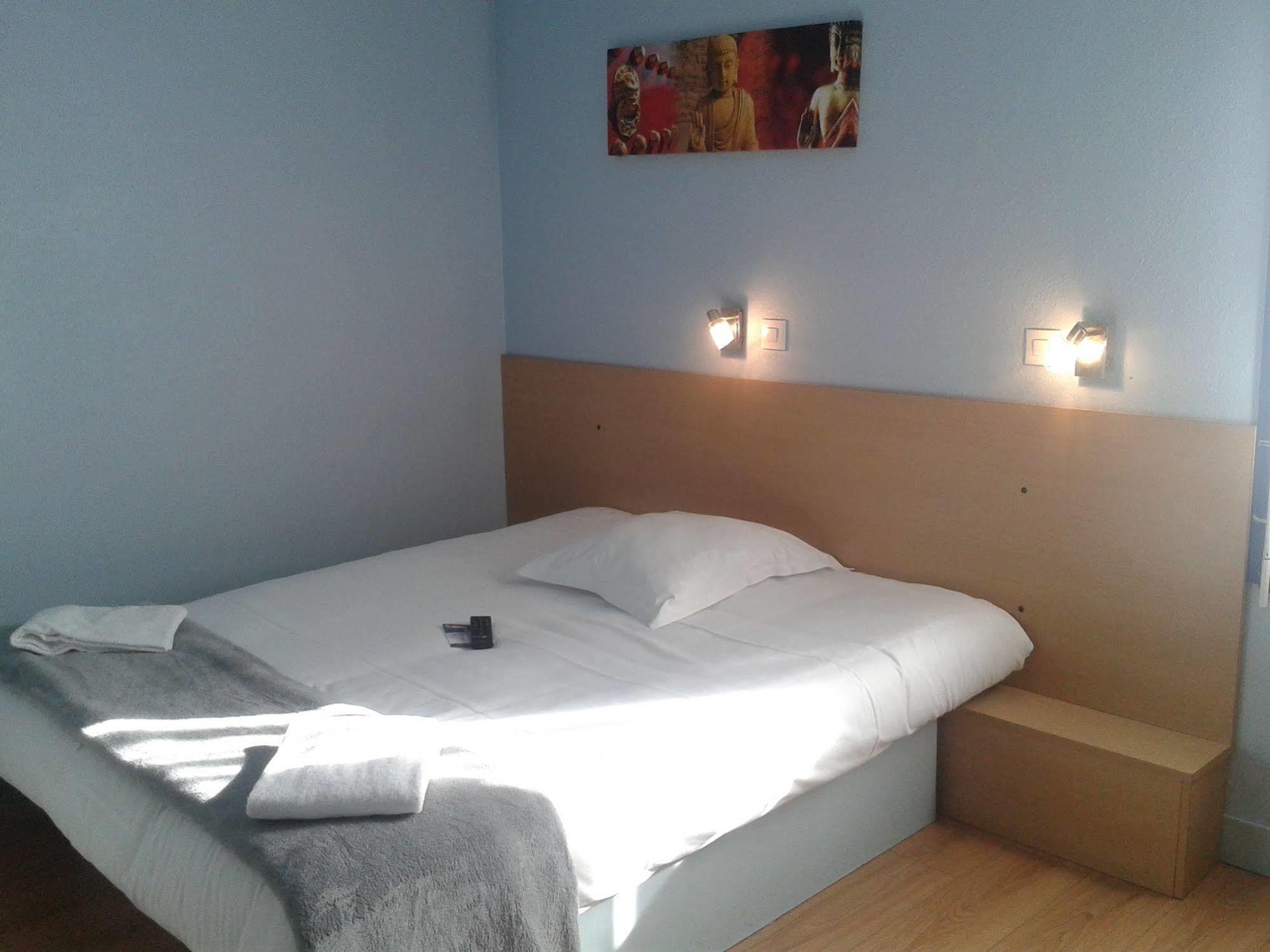 Fasthotel Caen Memorial Bagian luar foto